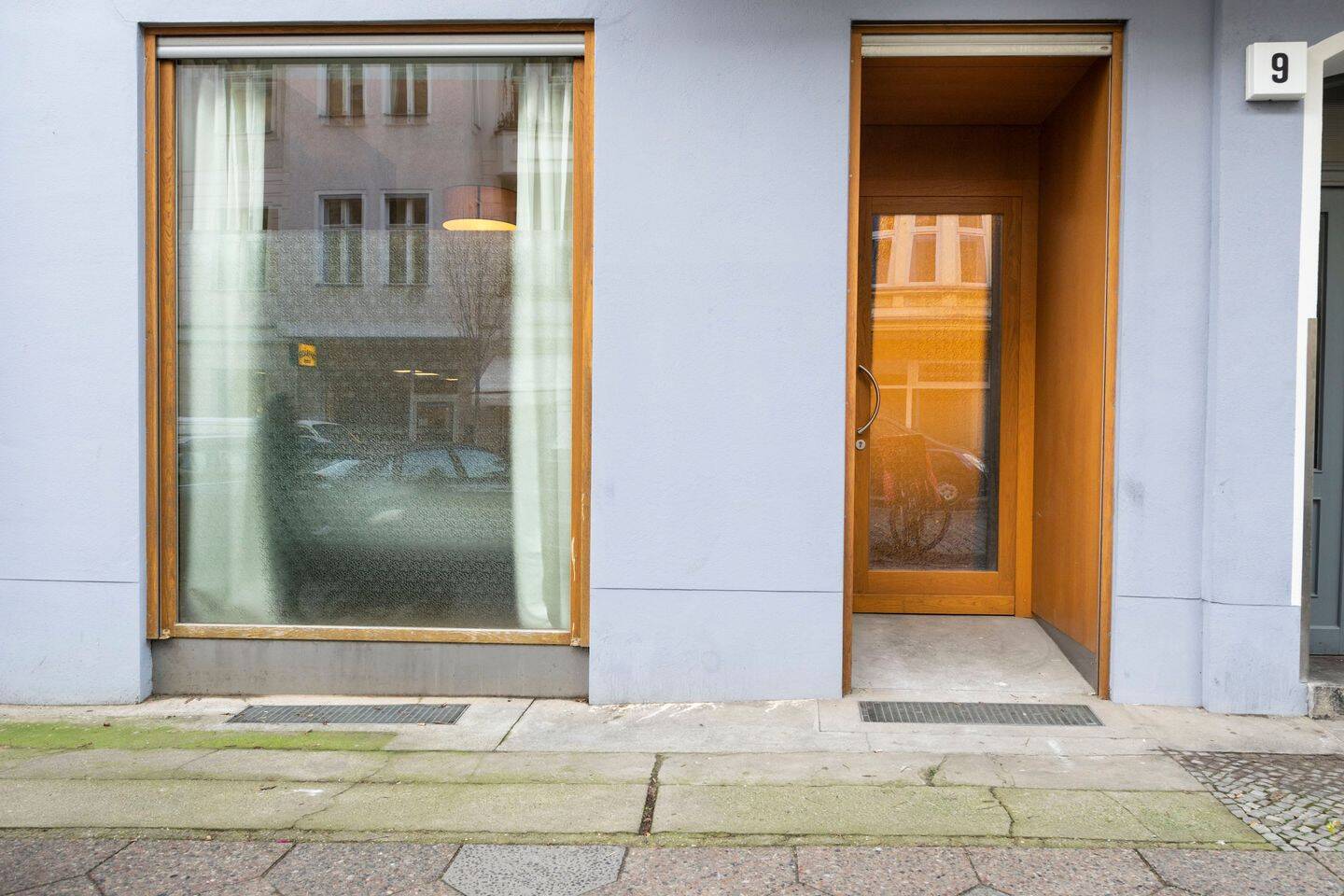 Compact 3-Room Furnished Apartment with High Ceilings in Prenzlauer Berg
