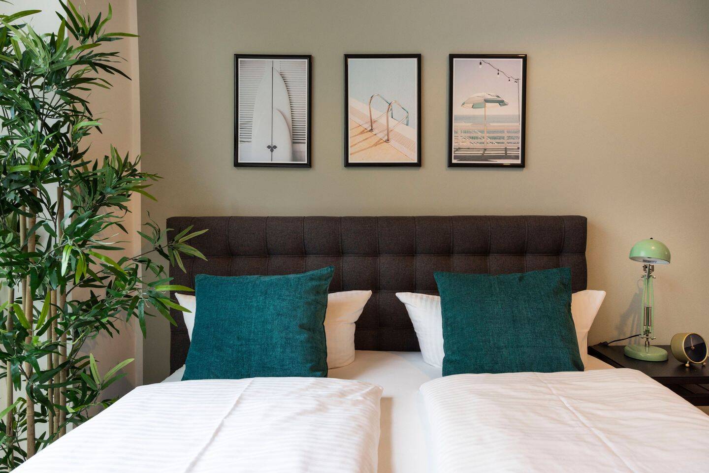 Compact 3-Room Furnished Apartment with High Ceilings in Prenzlauer Berg