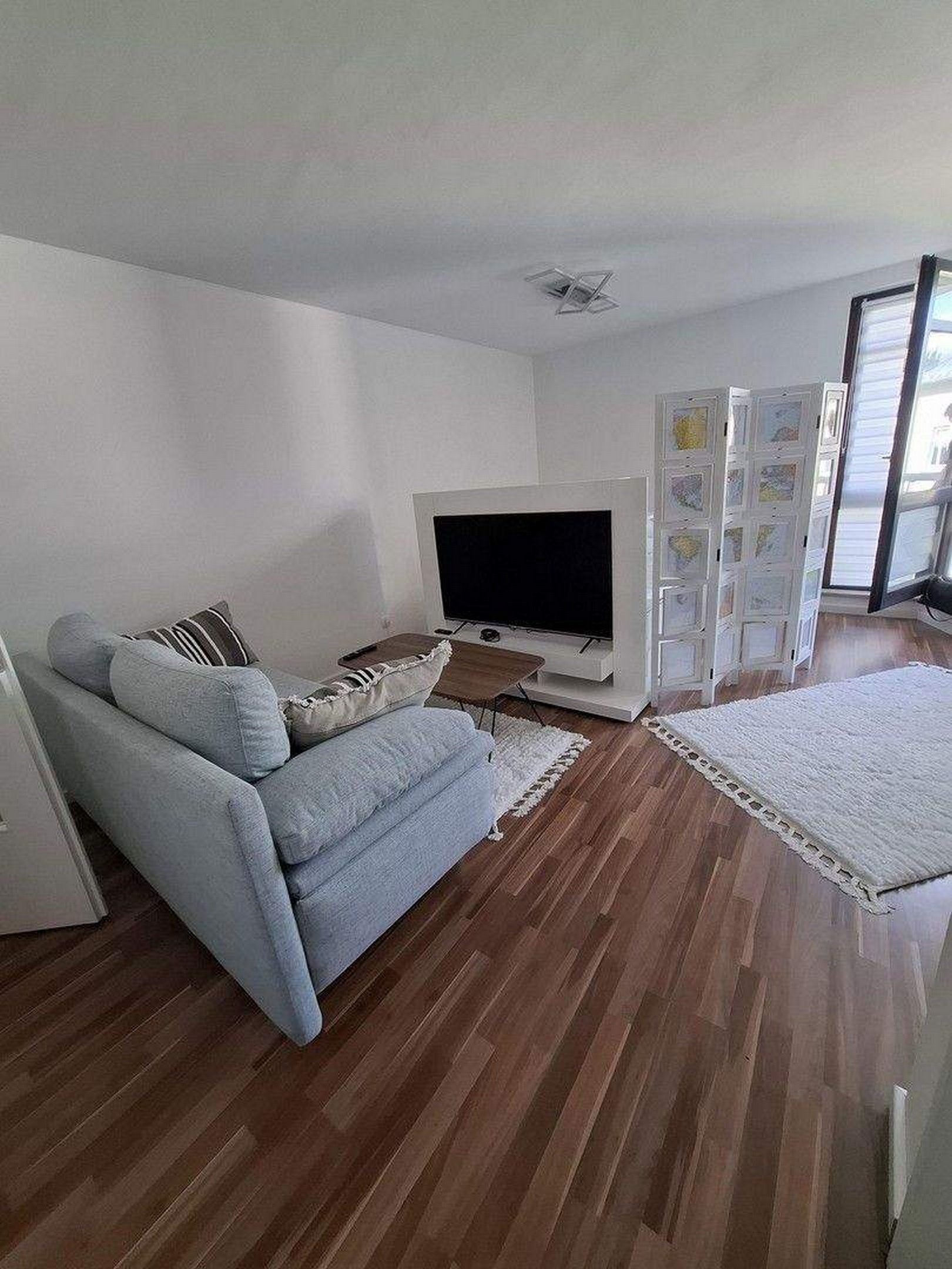 Elegant 1-Room Furnished Apartment with Balcony & Parking