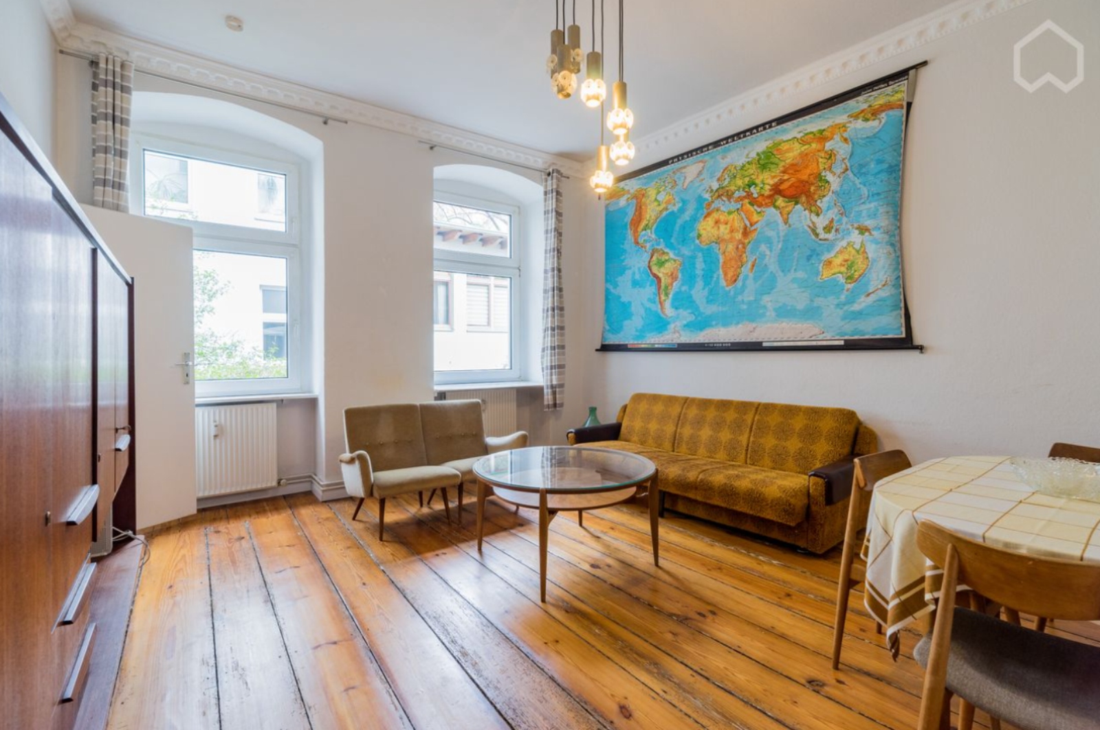 Charming 2-Room Altbau Apartment with High Ceilings