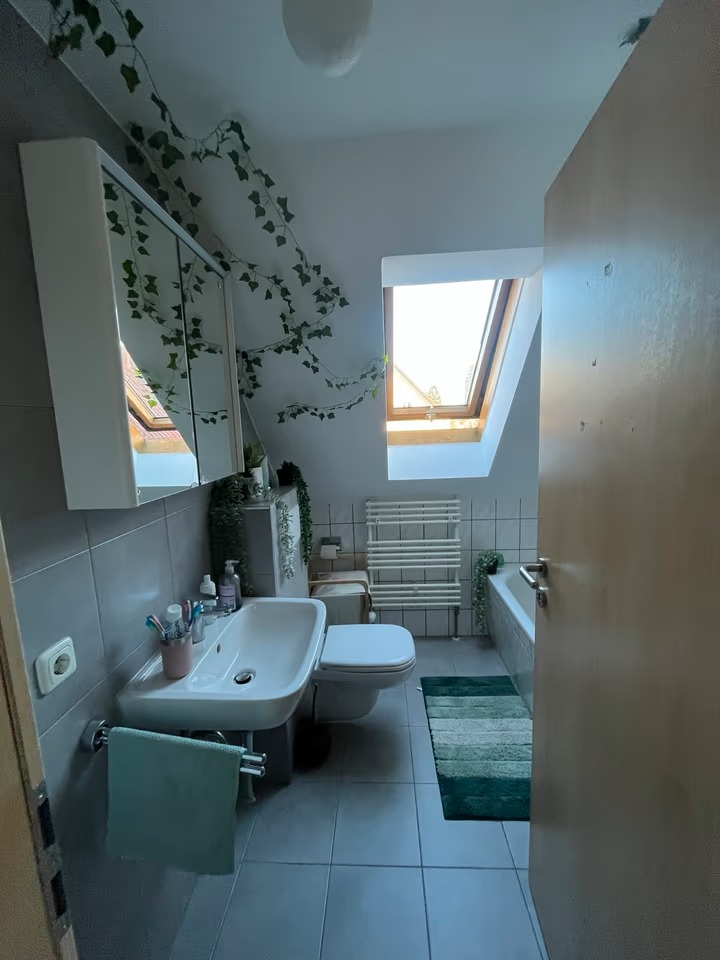 Furnished 1.5-Room Apartment for Sublet – Near University, Regensburg