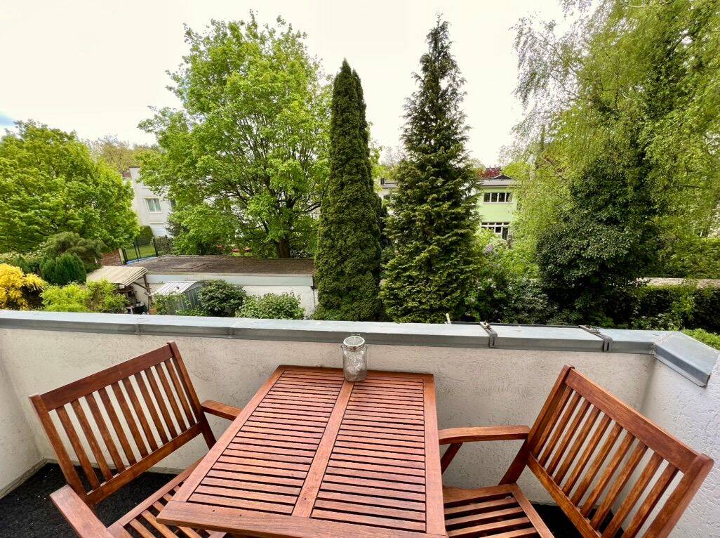 Furnished 2-Room Apartment with Balcony in Winterhude