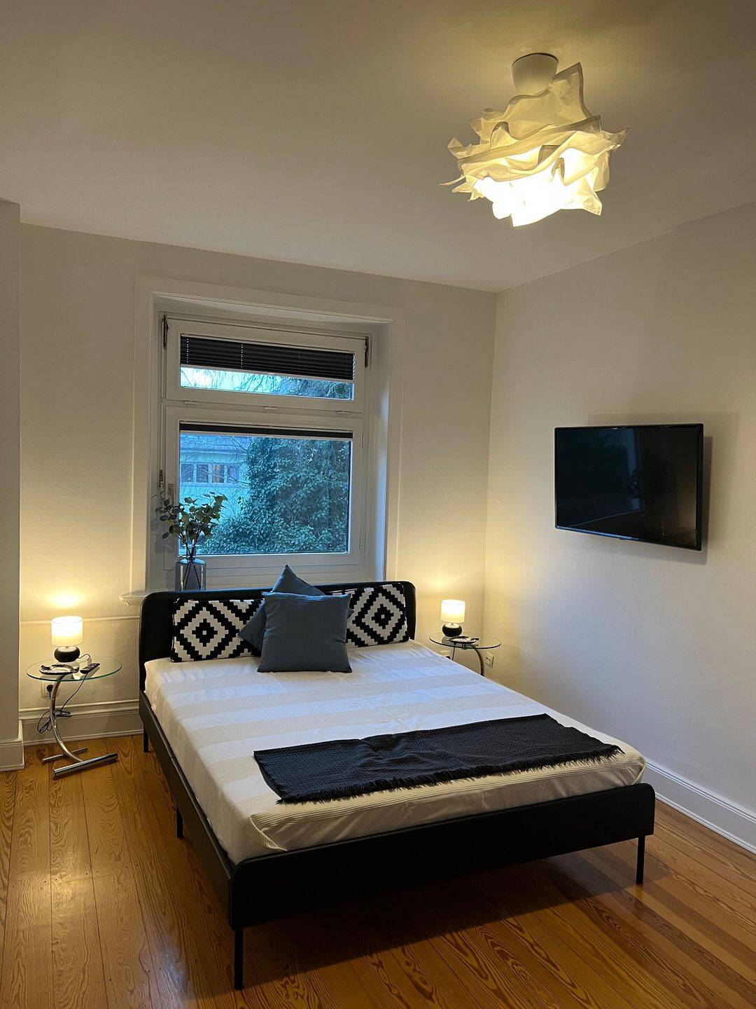 Furnished 2-Room Apartment with Balcony in Winterhude