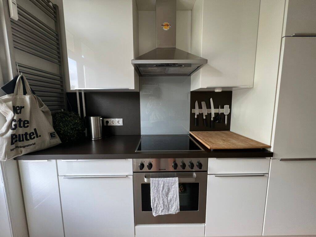 Furnished 2-Room Apartment with Balcony in Winterhude