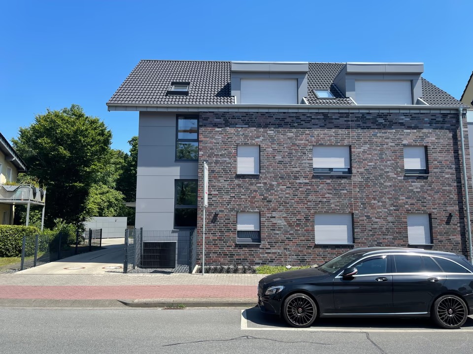Furnished 3-Room Ground Floor Apartment with Terrace, Garden & Parking – Kleve