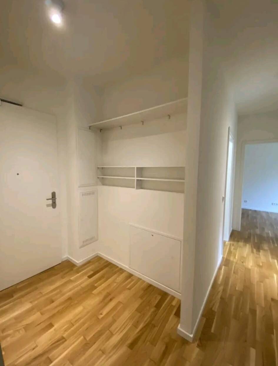 Modern 3-Room Ground Floor Apartment with Terrace in Prime Berlin Mitte