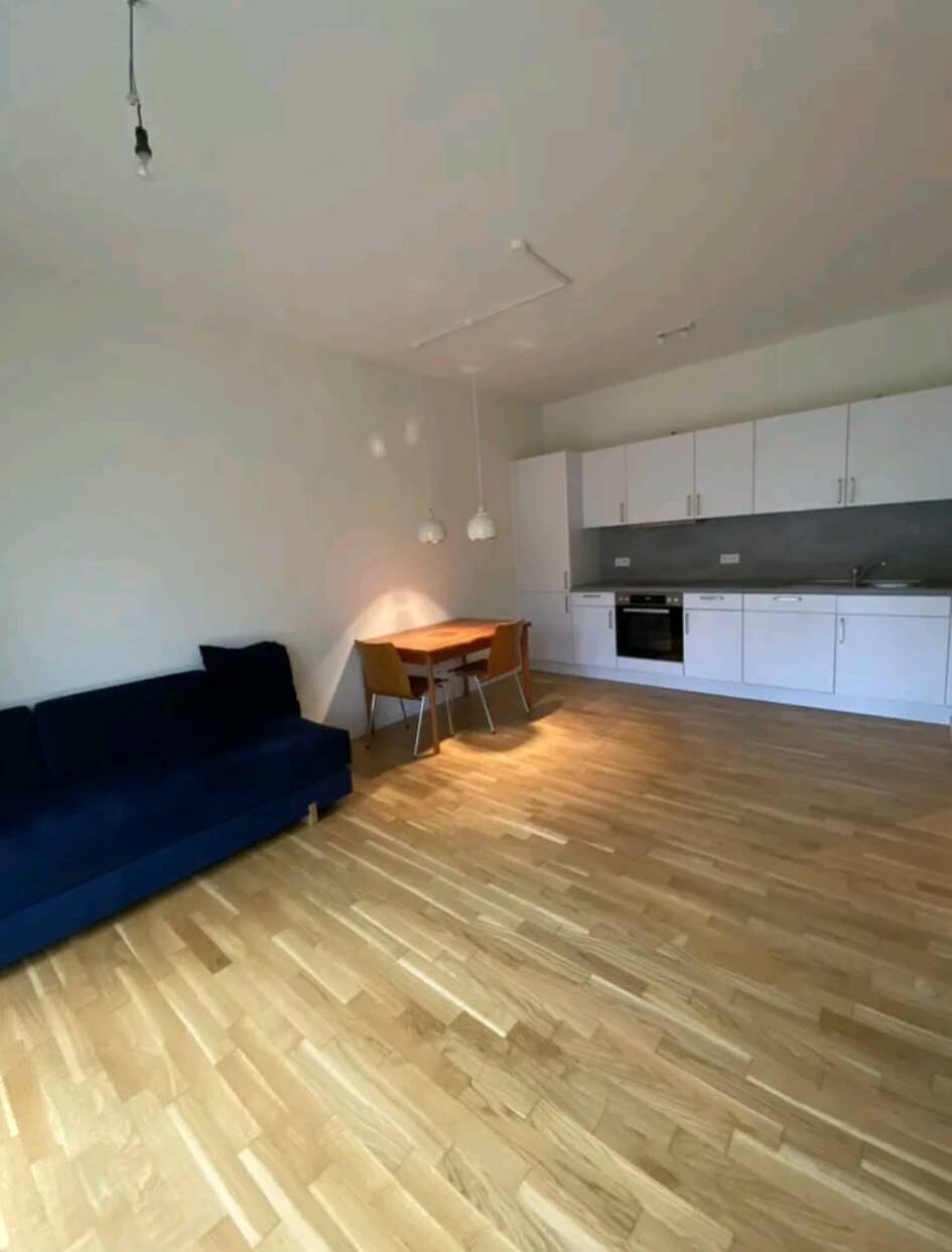 Modern 3-Room Ground Floor Apartment with Terrace in Prime Berlin Mitte