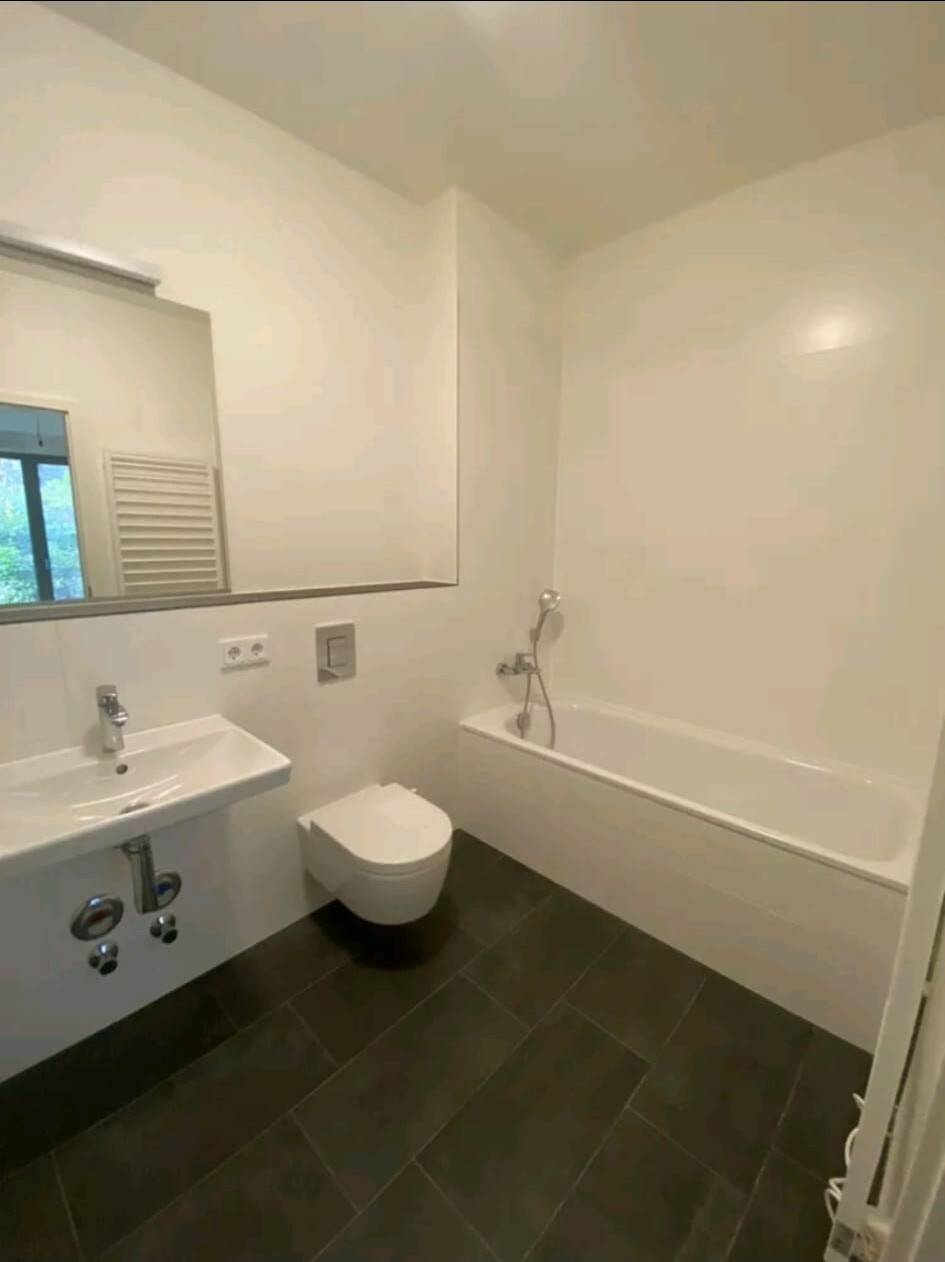 Modern 3-Room Ground Floor Apartment with Terrace in Prime Berlin Mitte