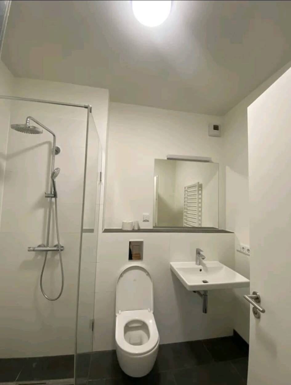 Modern 3-Room Ground Floor Apartment with Terrace in Prime Berlin Mitte