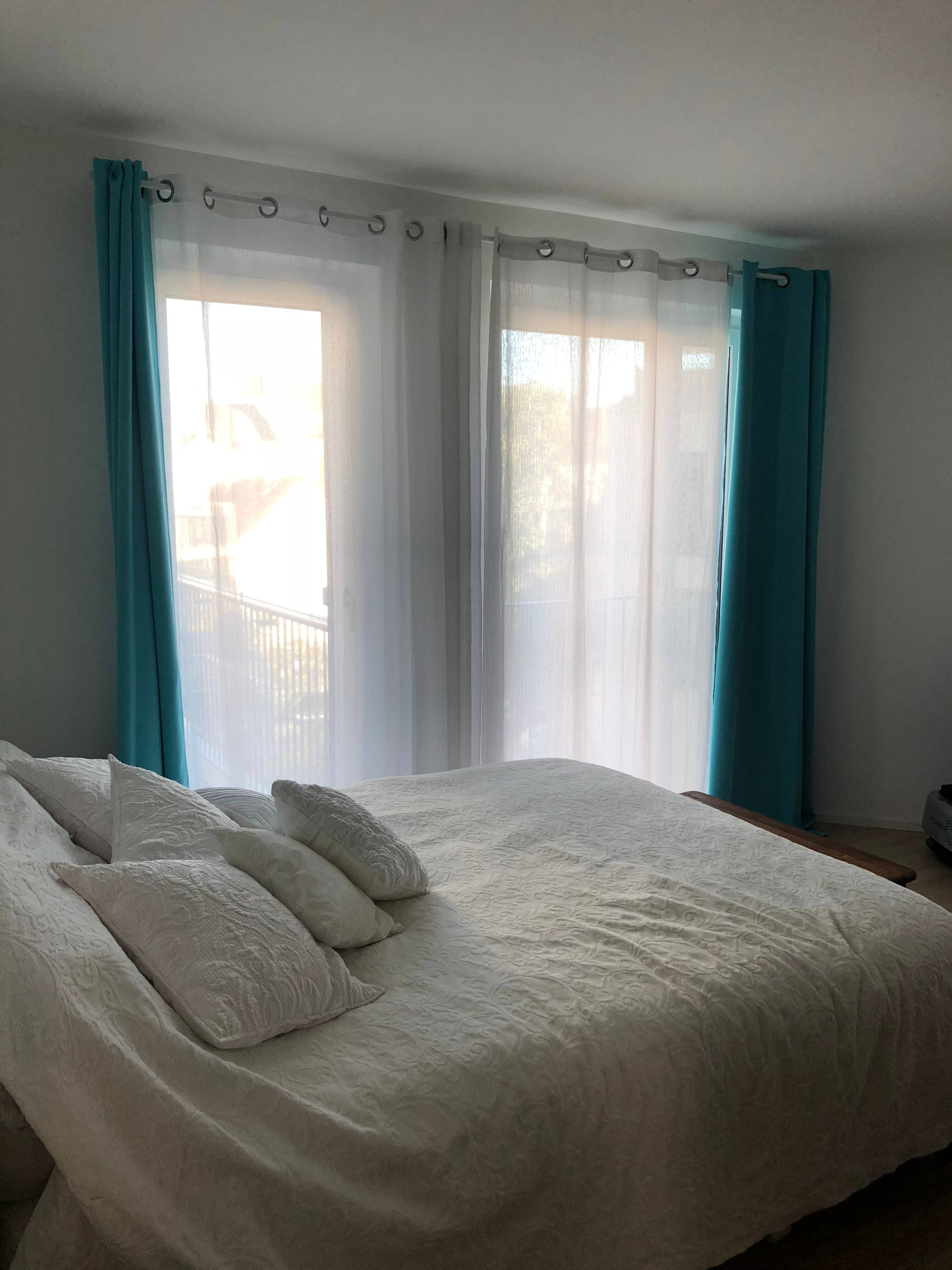 Modern 2.5-Room Furnished Apartment with Balcony & Underground Parking in Hamburg