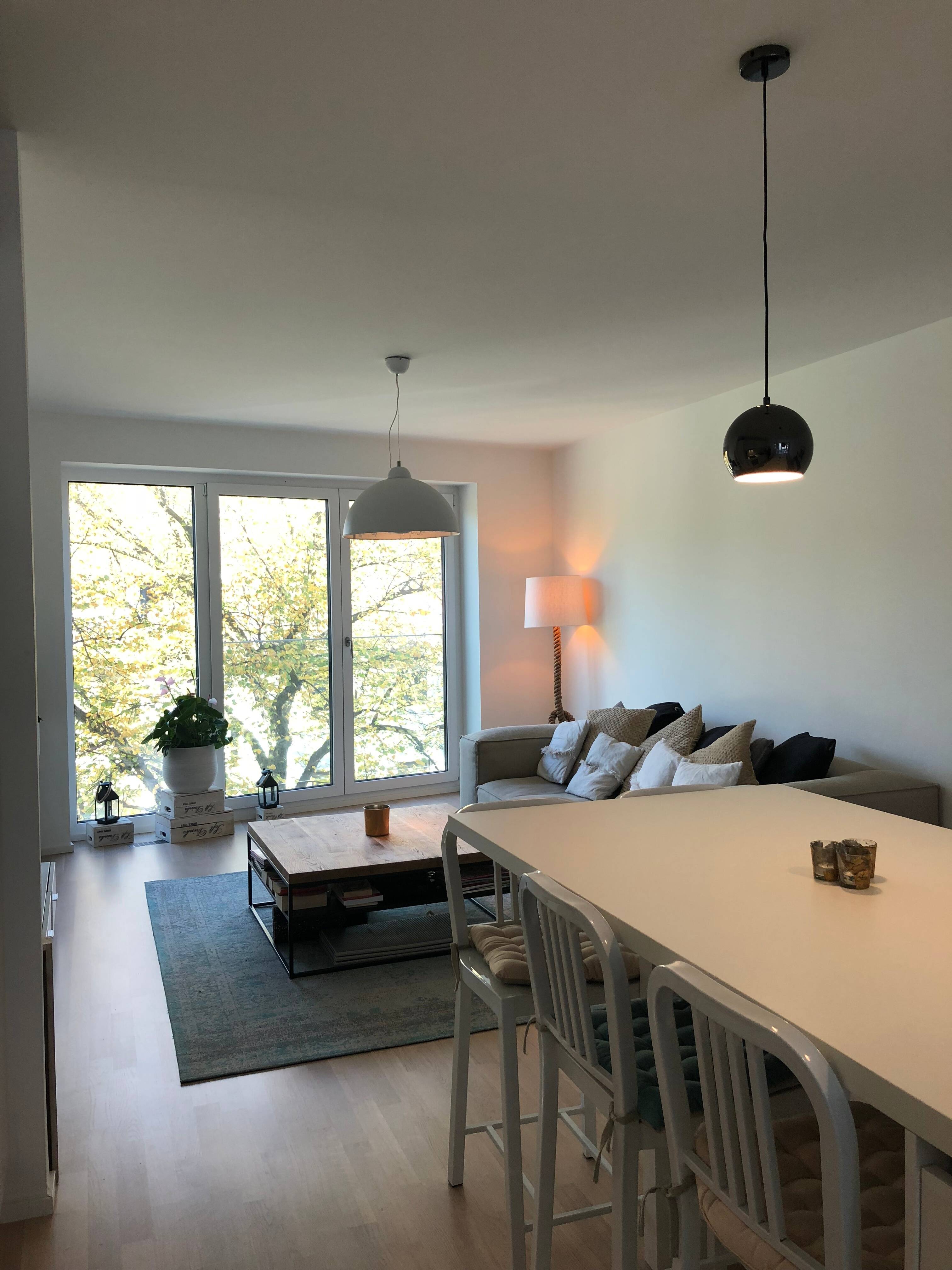 Modern 2.5-Room Furnished Apartment with Balcony & Underground Parking in Hamburg