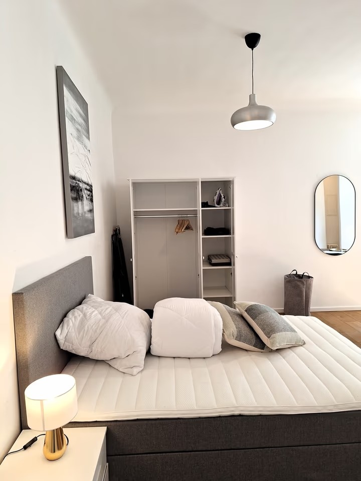 Charming Furnished 1-Room Studio in Historic Building – Schöneberg, Berlin