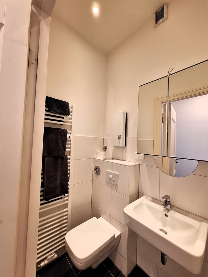 Charming Furnished 1-Room Studio in Historic Building – Schöneberg, Berlin