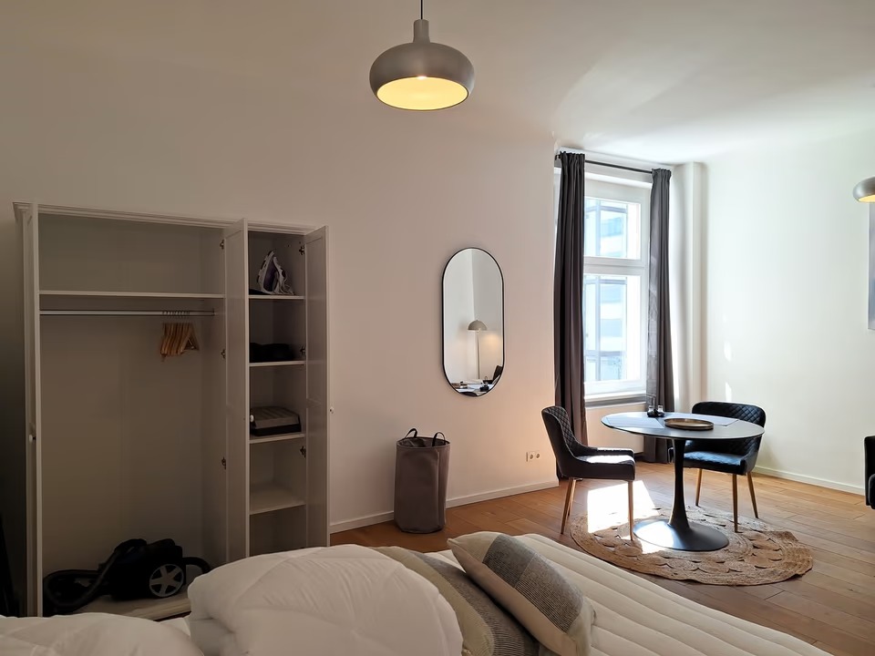 Charming Furnished 1-Room Studio in Historic Building – Schöneberg, Berlin