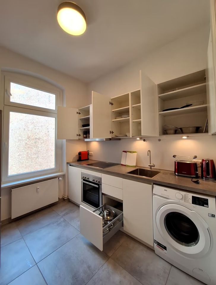 Charming Furnished 1-Room Studio in Historic Building – Schöneberg, Berlin