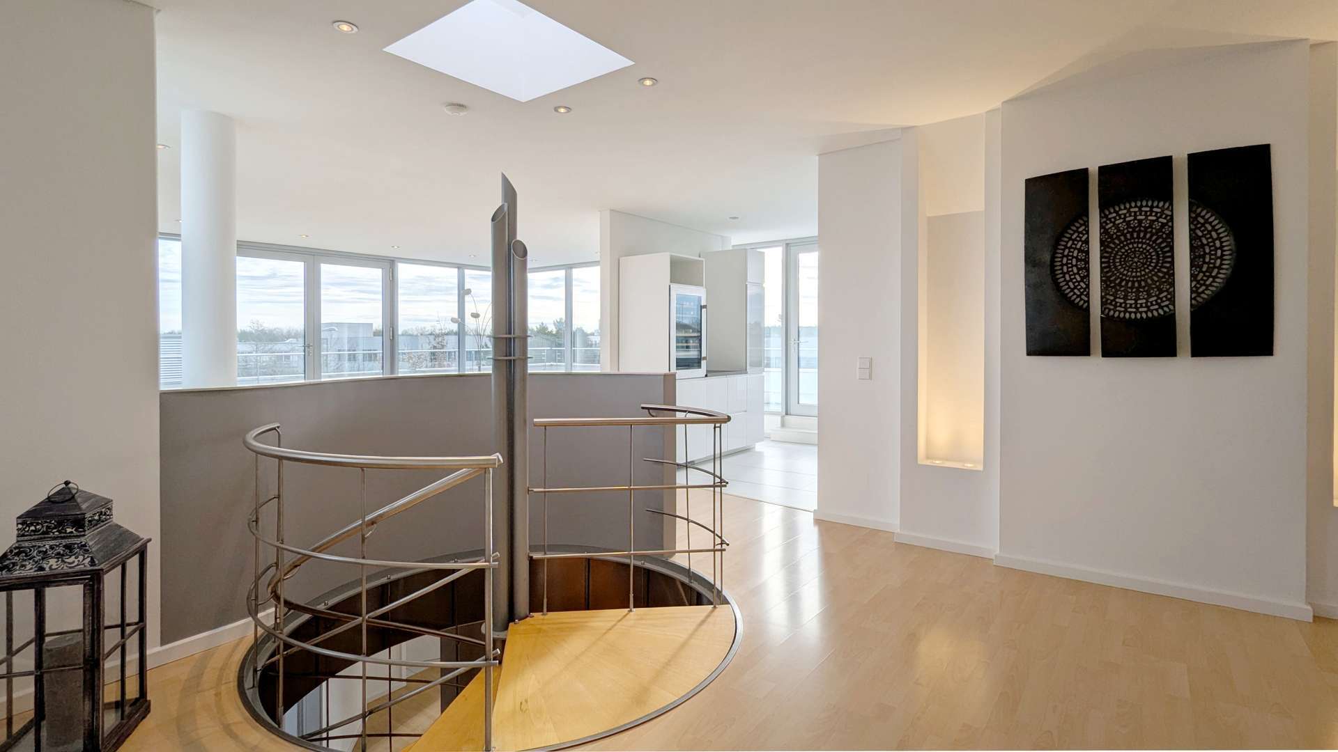 Exclusive Luxury 5.5-Room Duplex Penthouse with Rooftop Garden in Munich