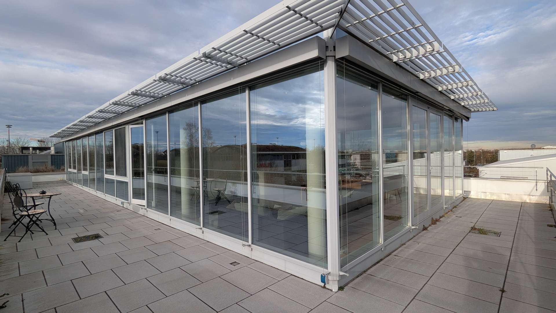 Exclusive Luxury 5.5-Room Duplex Penthouse with Rooftop Garden in Munich