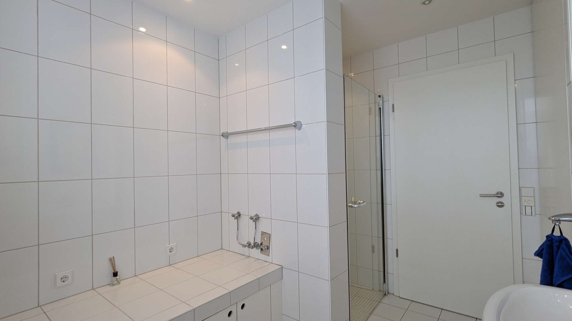 Exclusive Luxury 5.5-Room Duplex Penthouse with Rooftop Garden in Munich