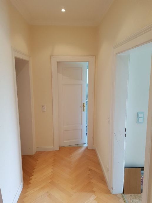 Bright & Spacious Altbau Apartment Near Pasing Park – 2 Rooms, 82 m²
