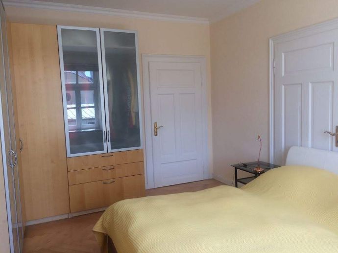 Bright & Spacious Altbau Apartment Near Pasing Park – 2 Rooms, 82 m²