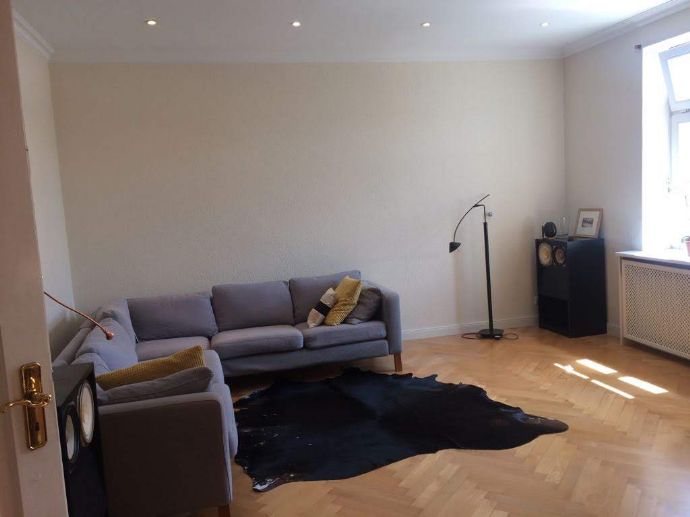 Bright & Spacious Altbau Apartment Near Pasing Park – 2 Rooms, 82 m²