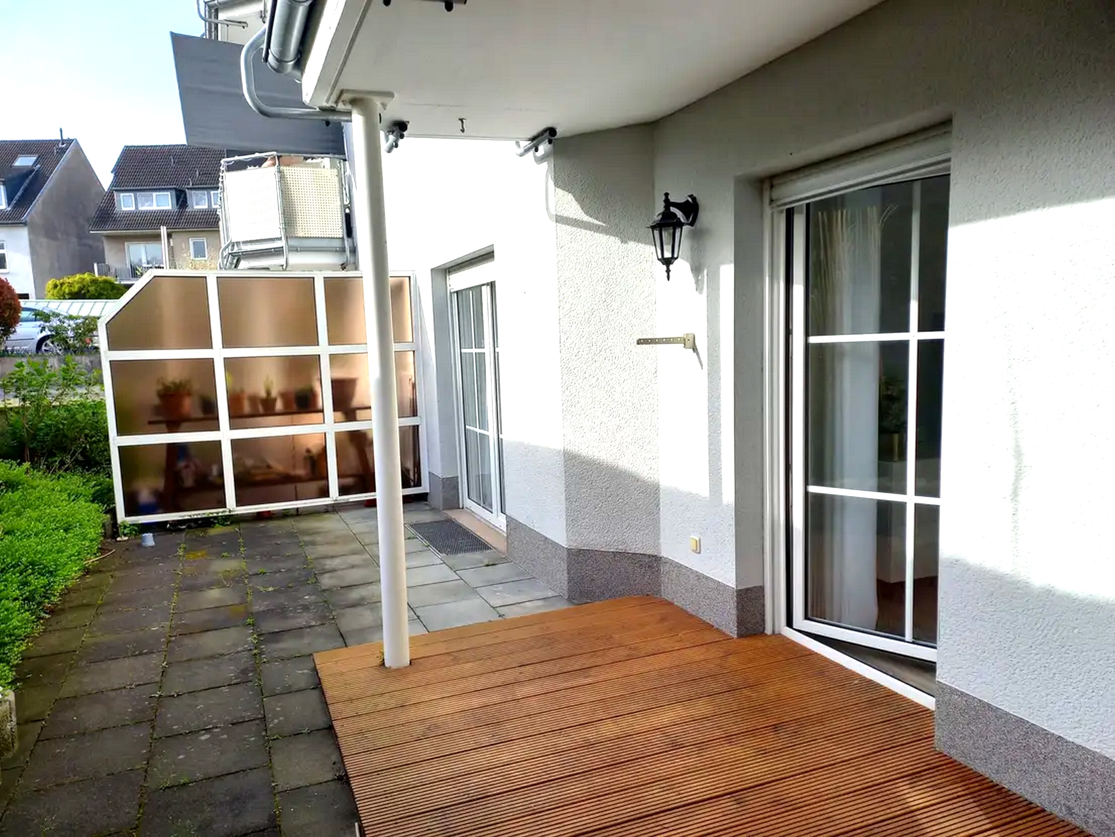 Modern 2-room ground floor apartment with terrace and garden in Cologne-Dünnwald