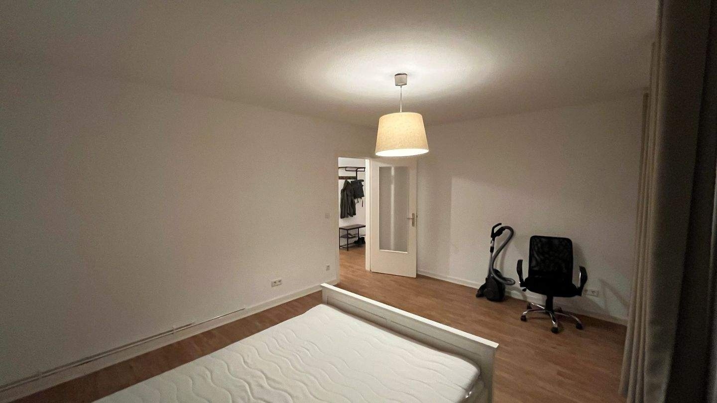 Bright 2-Room Apartment with Balcony in Hamburg-Altona-Altstadt