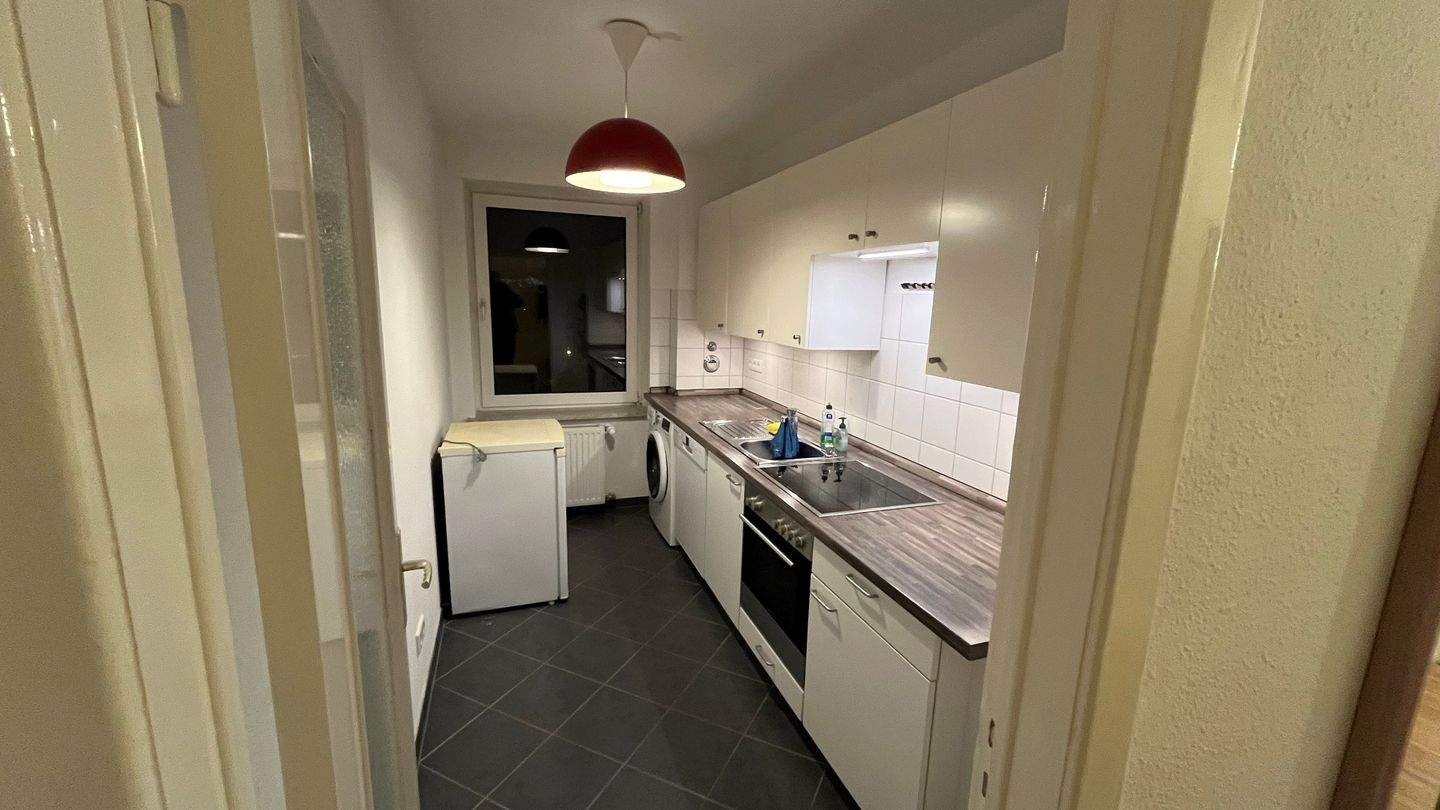 Bright 2-Room Apartment with Balcony in Hamburg-Altona-Altstadt