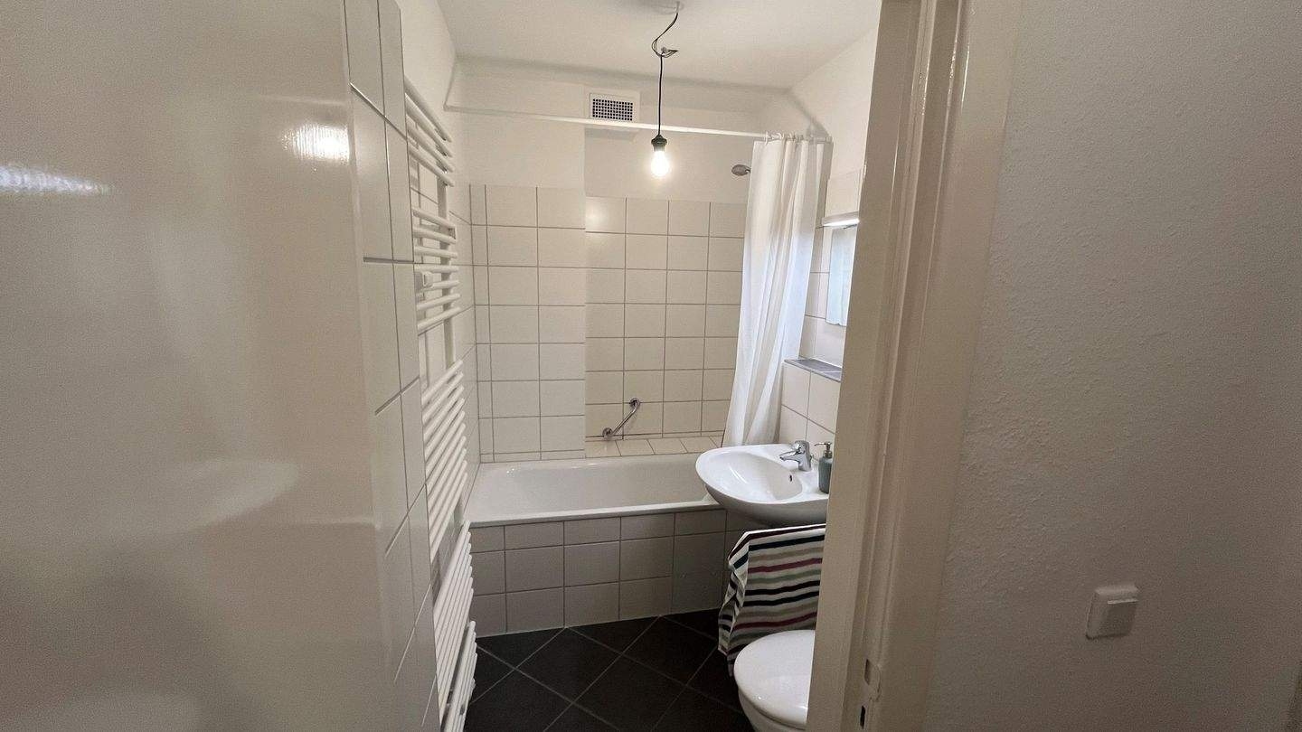 Bright 2-Room Apartment with Balcony in Hamburg-Altona-Altstadt