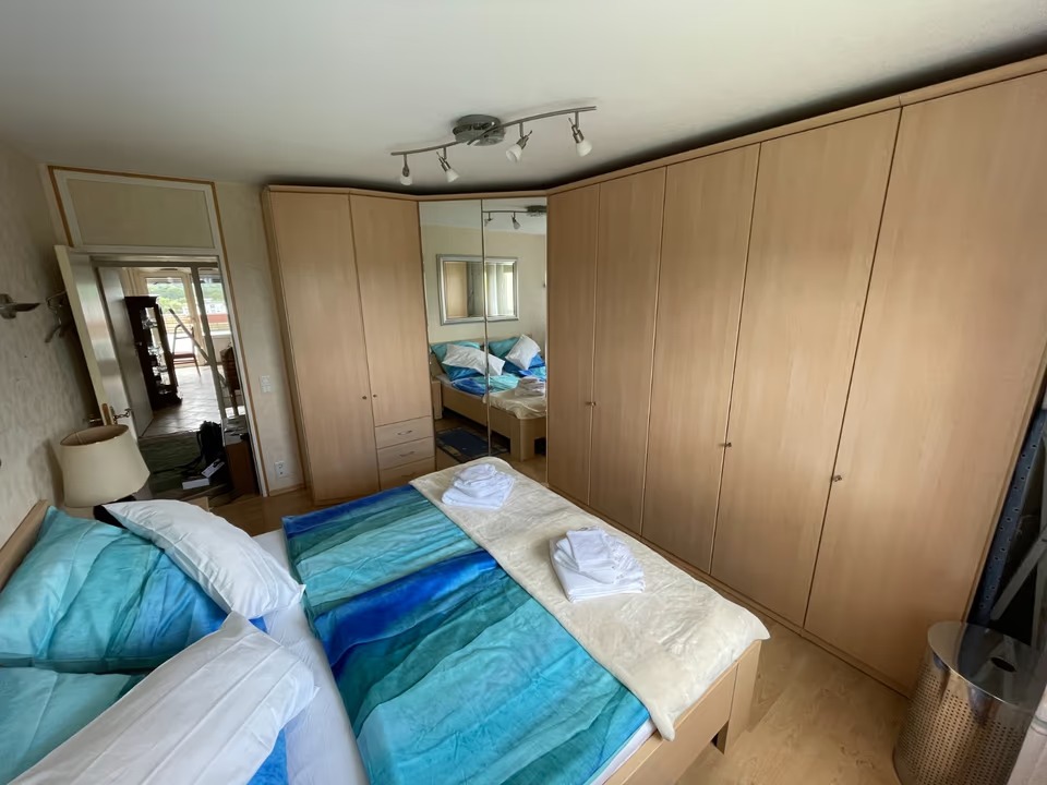 Furnished Rooftop Apartment with Open Views in Marl