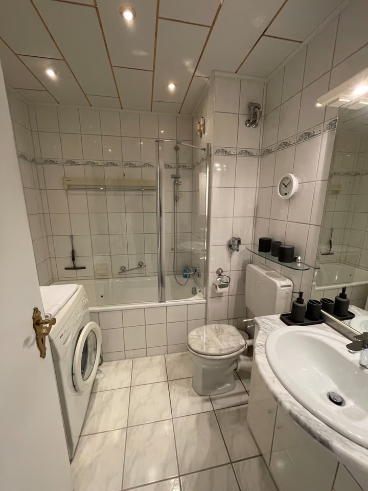 Furnished Rooftop Apartment with Open Views in Marl