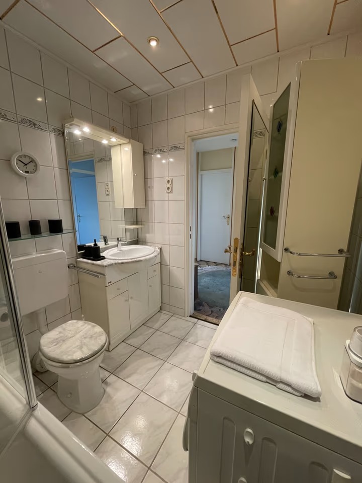 Furnished Rooftop Apartment with Open Views in Marl