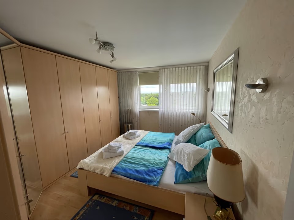 Furnished Rooftop Apartment with Open Views in Marl