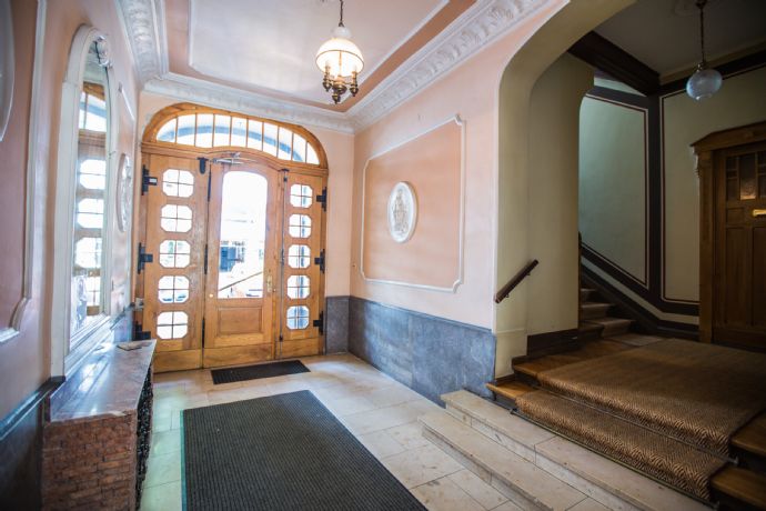 Elegant 2-Room Apartment in Prime Berlin-Charlottenburg