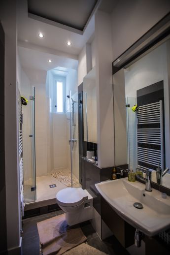 Elegant 2-Room Apartment in Prime Berlin-Charlottenburg