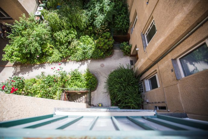 Elegant 2-Room Apartment in Prime Berlin-Charlottenburg