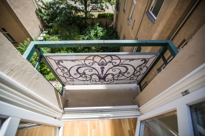 Elegant 2-Room Apartment in Prime Berlin-Charlottenburg