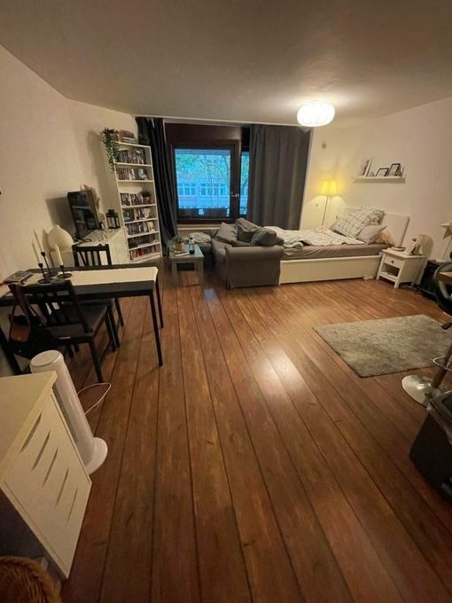 1-Room Apartment with Solid Condition in Cologne-Sülz