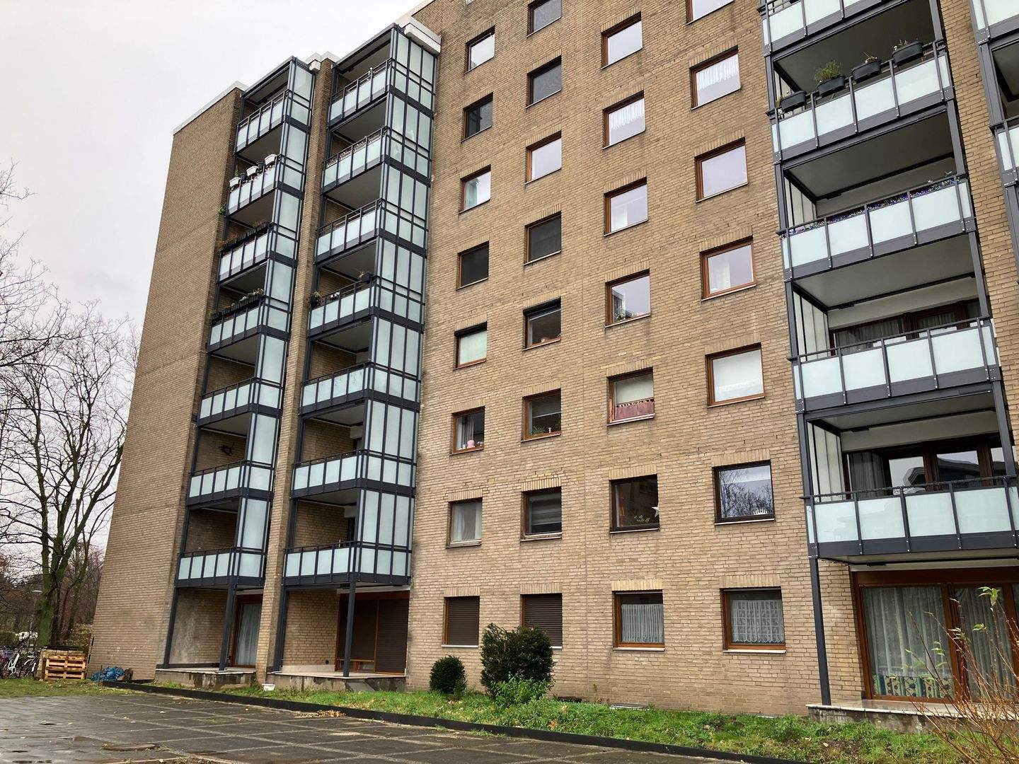 Spacious 5-Room Apartment with Rhein View in Cologne-Deutz