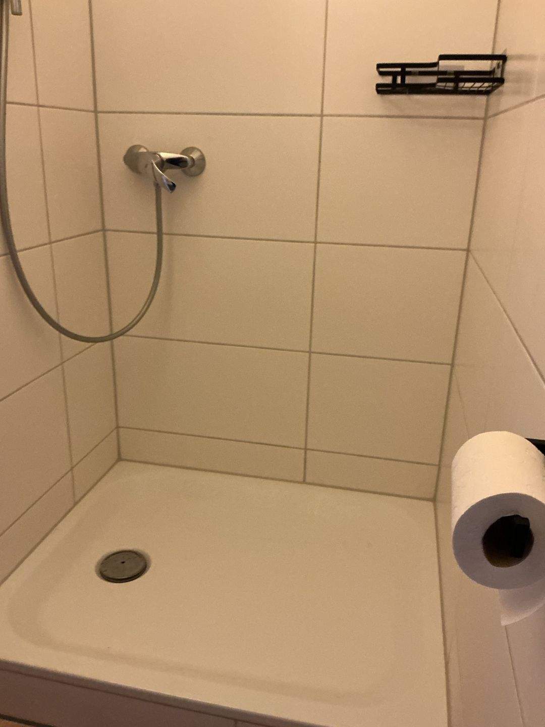 Spacious 5-Room Apartment with Rhein View in Cologne-Deutz