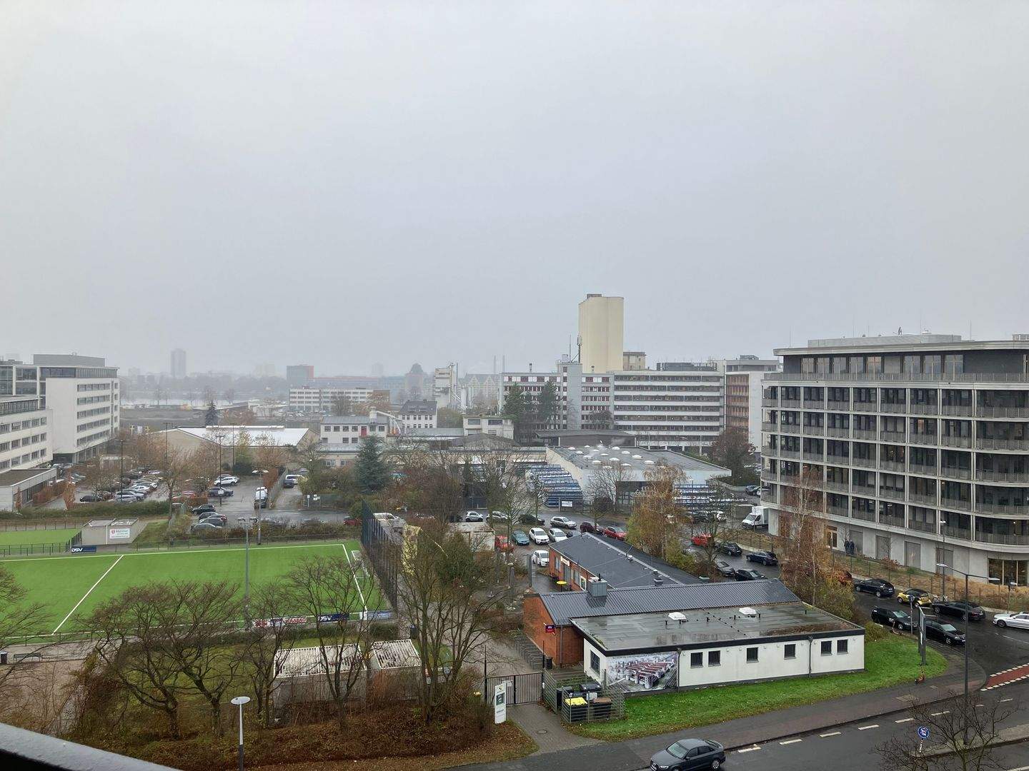 Spacious 5-Room Apartment with Rhein View in Cologne-Deutz