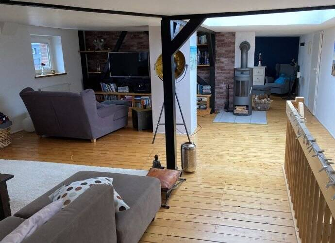 Modern 2-Level Maisonette with Balcony in Hamburg-Winterhude