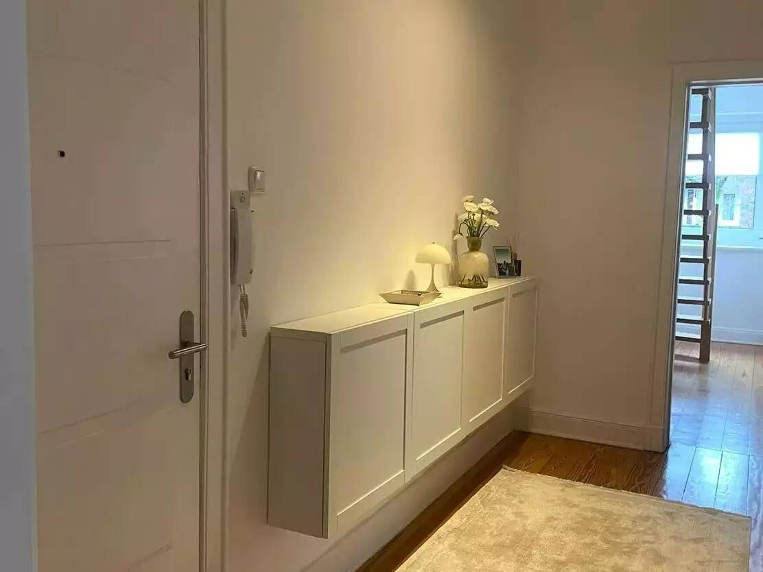 Modern 2-Level Maisonette with Balcony in Hamburg-Winterhude