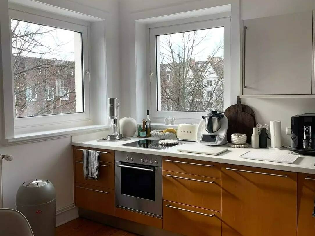 Modern 2-Level Maisonette with Balcony in Hamburg-Winterhude
