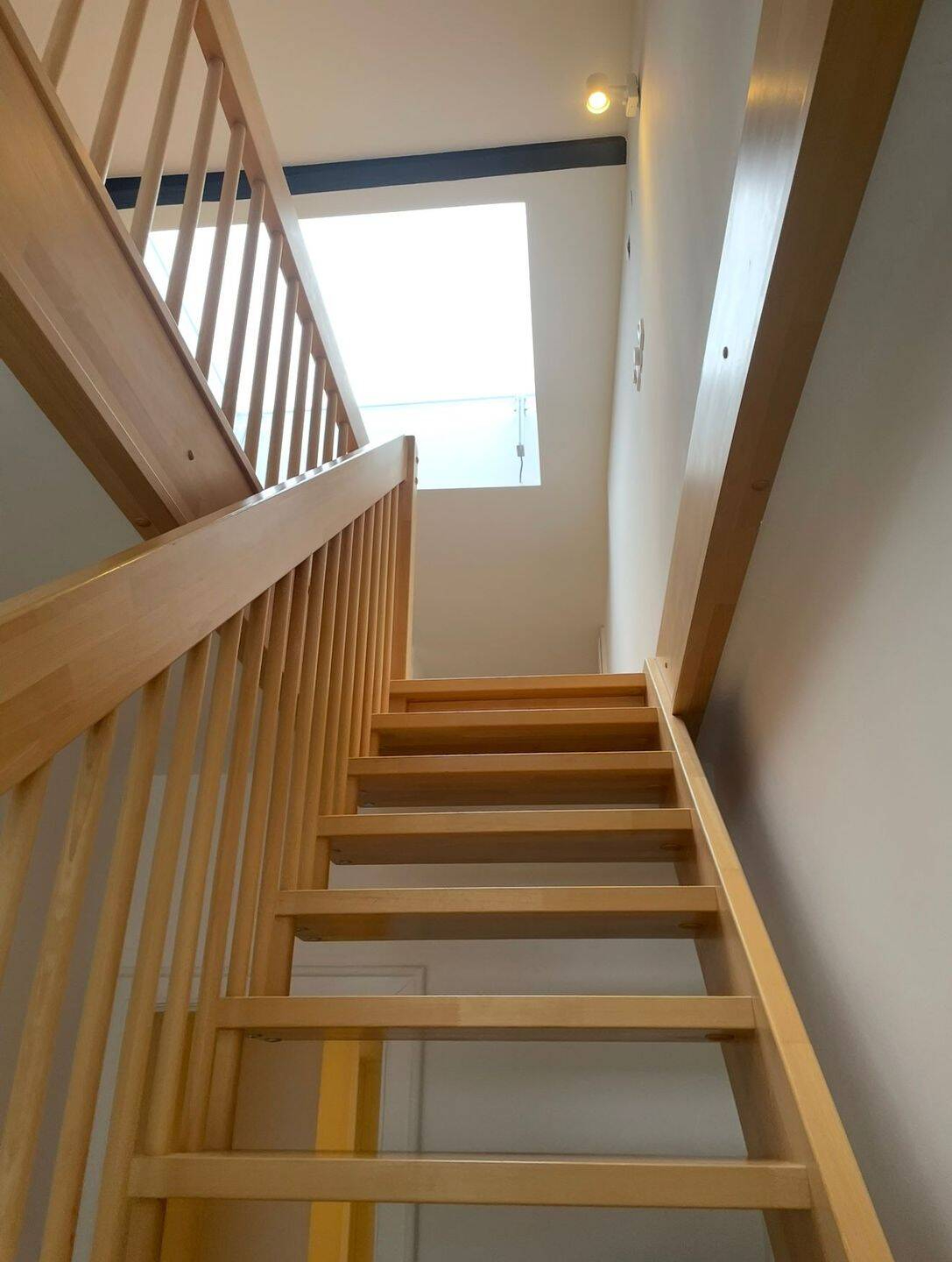 Modern 2-Level Maisonette with Balcony in Hamburg-Winterhude