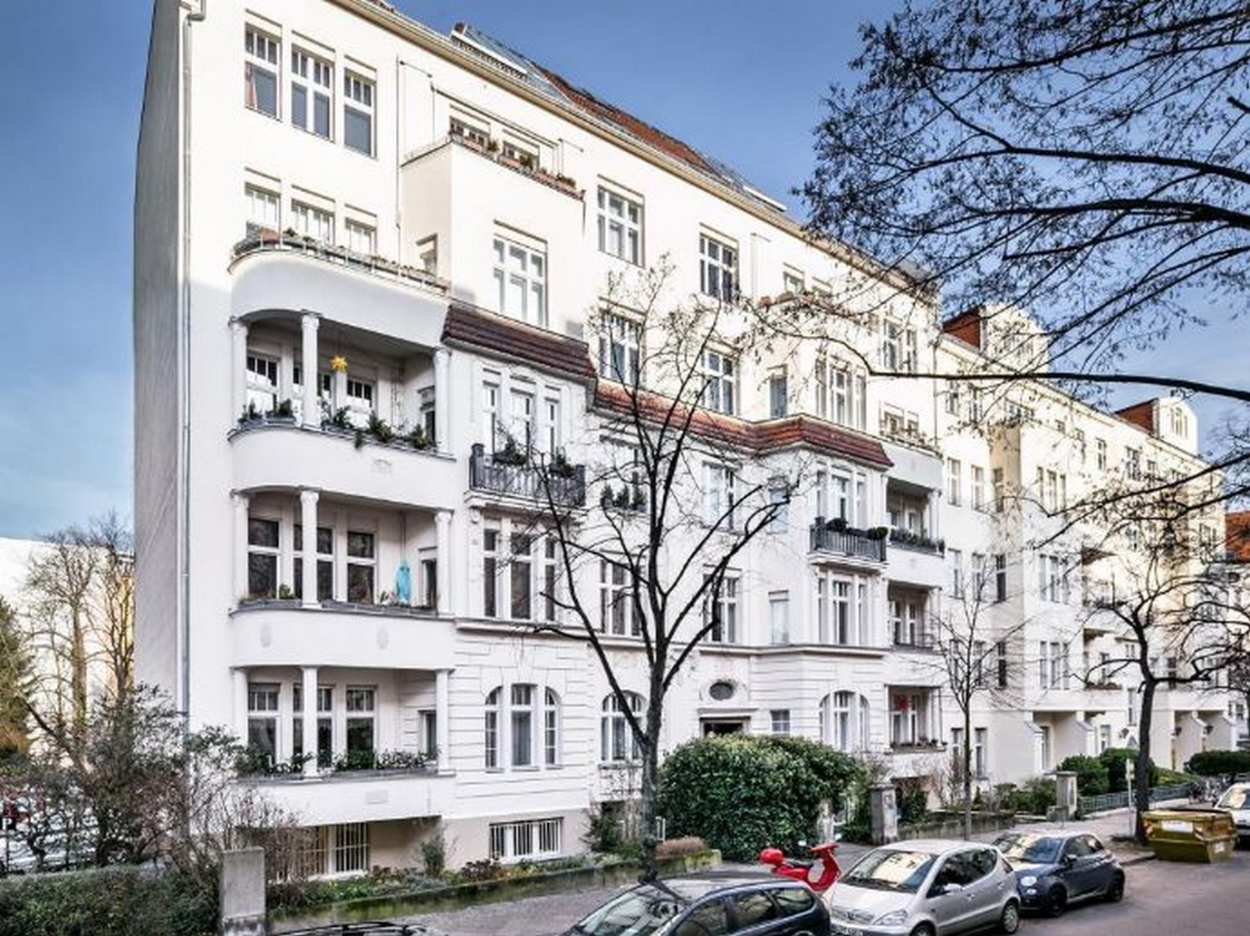 Elegant 5-Room Altbau Residence with South-Facing Balcony in Prime Berlin-Schöneberg