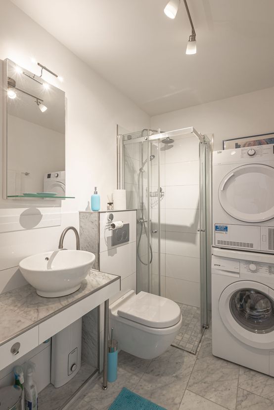 Bright 2-Room Apartment with Balcony & Fitted Kitchen in Schorndorf