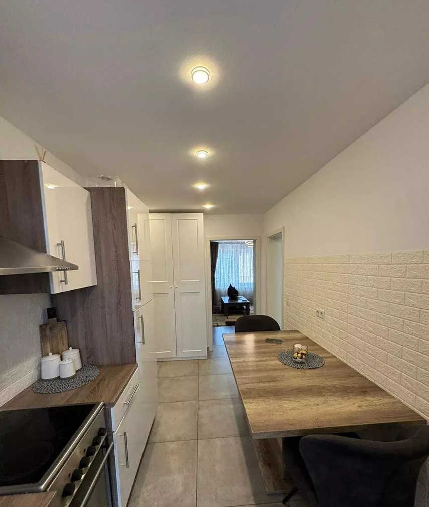 Modernized 3-Room Apartment with Balcony in Nürnberg-Steinbühl