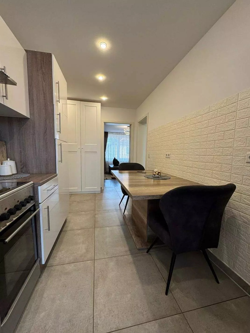Modernized 3-Room Apartment with Balcony in Nürnberg-Steinbühl