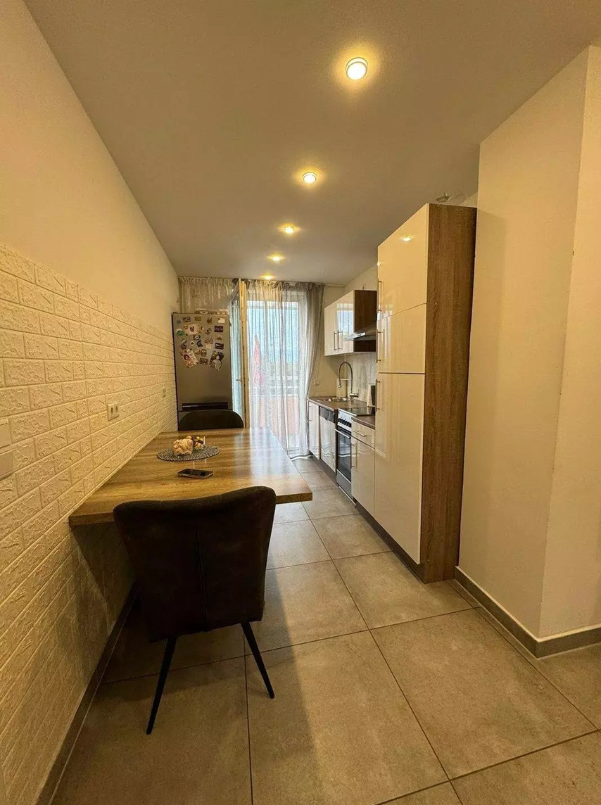 Modernized 3-Room Apartment with Balcony in Nürnberg-Steinbühl